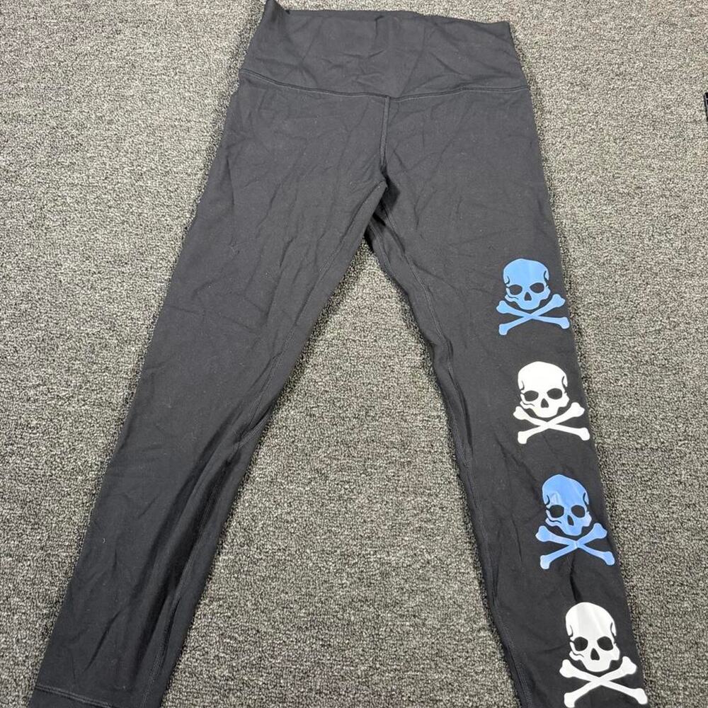 Lululemon Black leggings women’s size 8 with blue/white skull and bones graphic